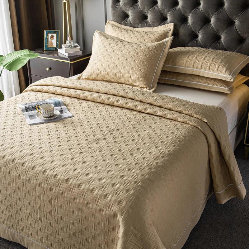 Luxury Plaid Quilted Bedspread - Timeless Home