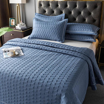 Luxury Plaid Quilted Bedspread - Timeless Home