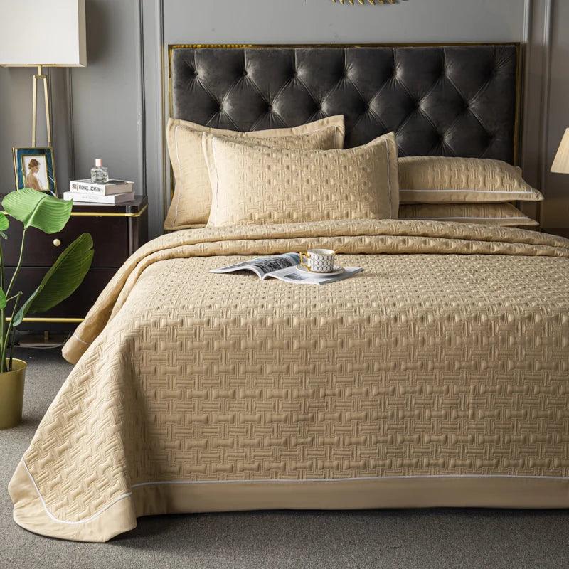 Luxury Plaid Quilted Bedspread - Timeless Home