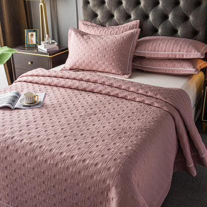 Luxury Plaid Quilted Bedspread - Timeless Home