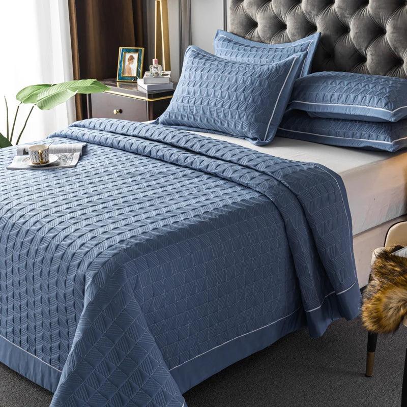 Luxury Plaid Quilted Bedspread - Timeless Home