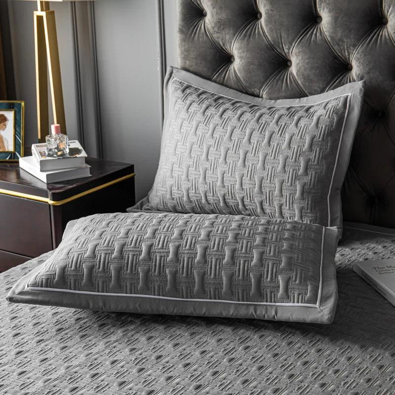 Luxury Plaid Quilted Bedspread - Timeless Home