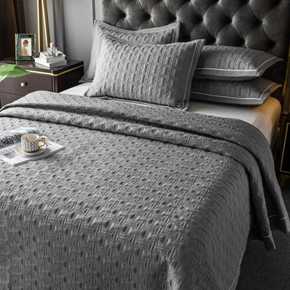 Luxury Plaid Quilted Bedspread - Timeless Home