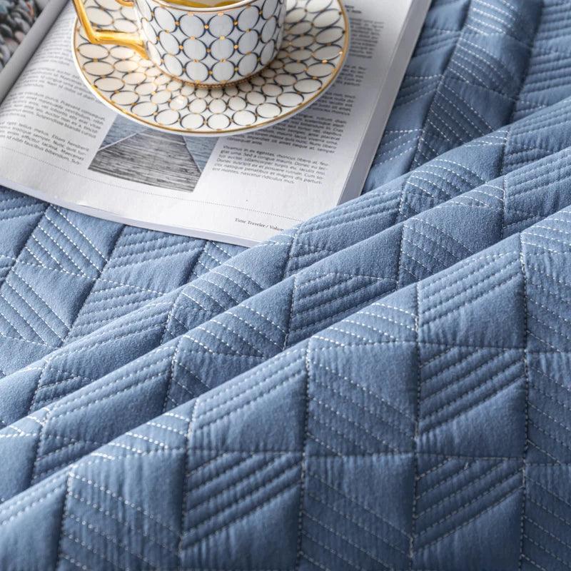 Luxury Plaid Quilted Bedspread - Timeless Home