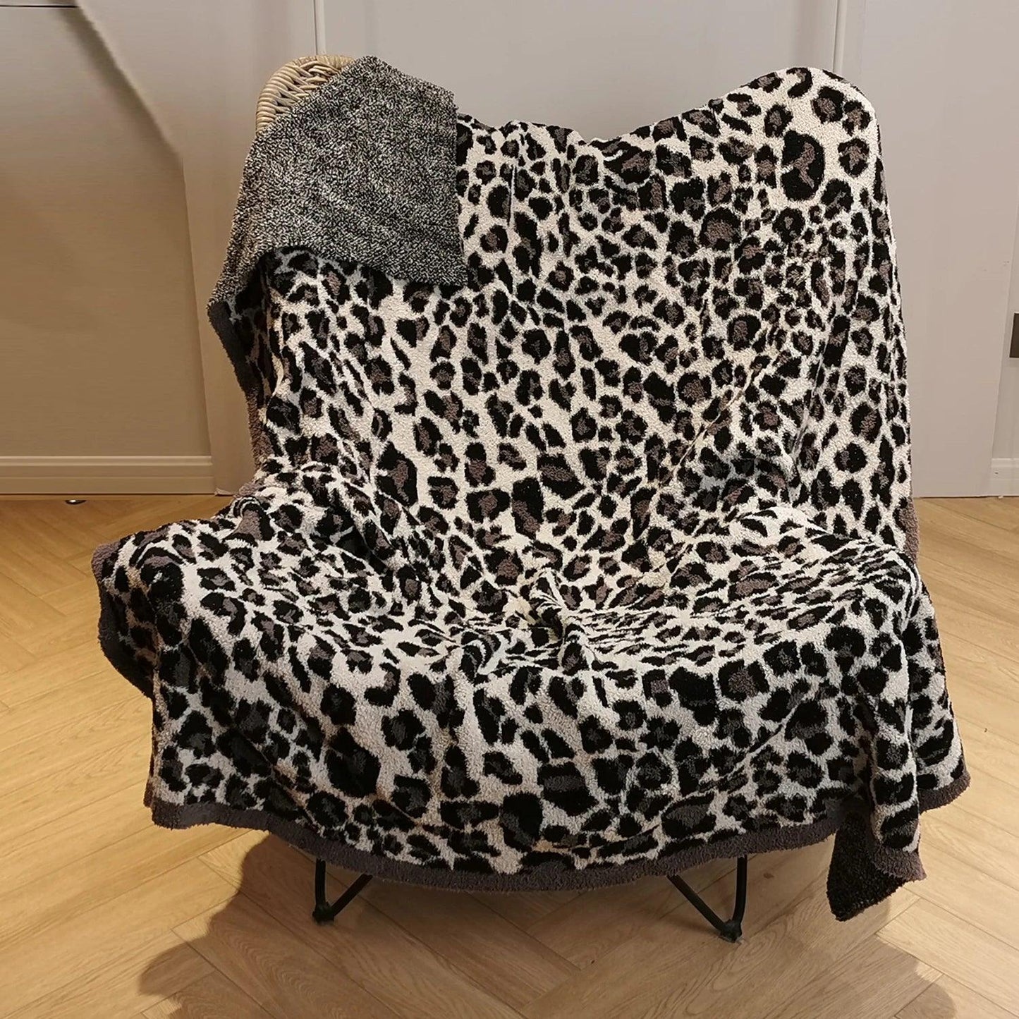 Thick Knitted Leopard Blanket - Timeless Home