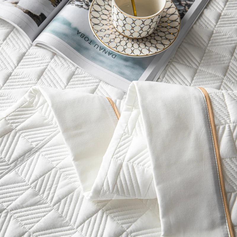 Luxury Plaid Quilted Bedspread - Timeless Home