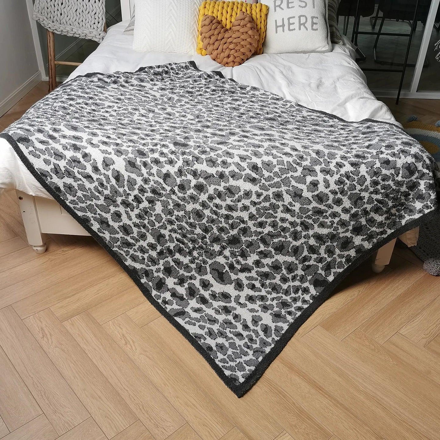 Thick Knitted Leopard Blanket - Timeless Home