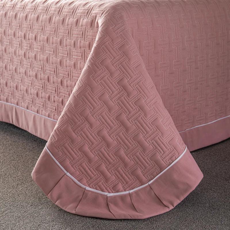 Luxury Plaid Quilted Bedspread - Timeless Home