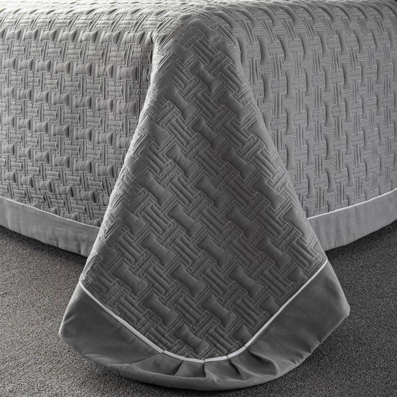 Luxury Plaid Quilted Bedspread - Timeless Home